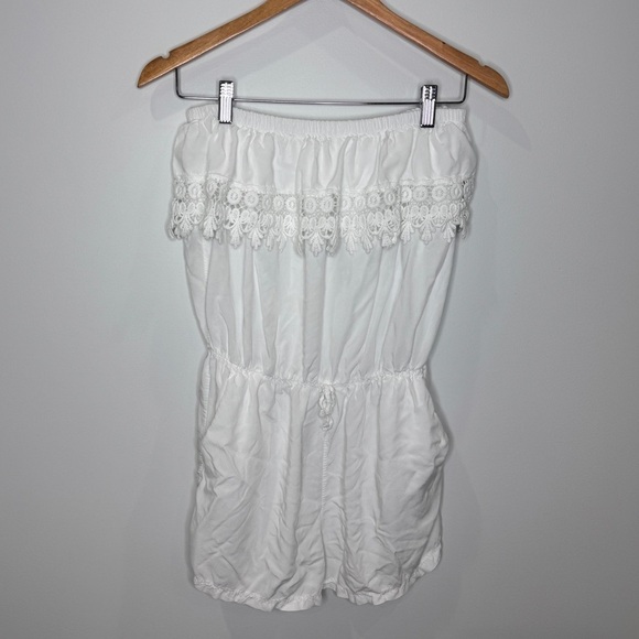 White Strapless Women’s Beach Romper with Pockets - Picture 2 of 6